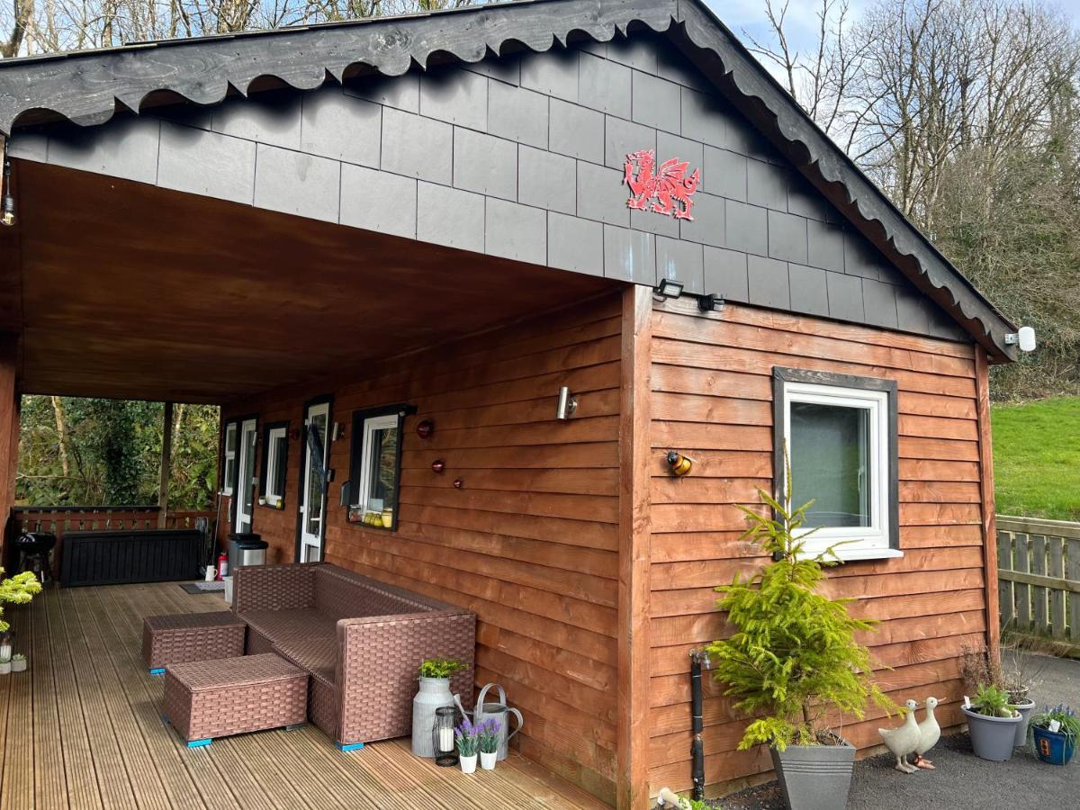Kabin In The Woods Llandybie Eksteriør bilde